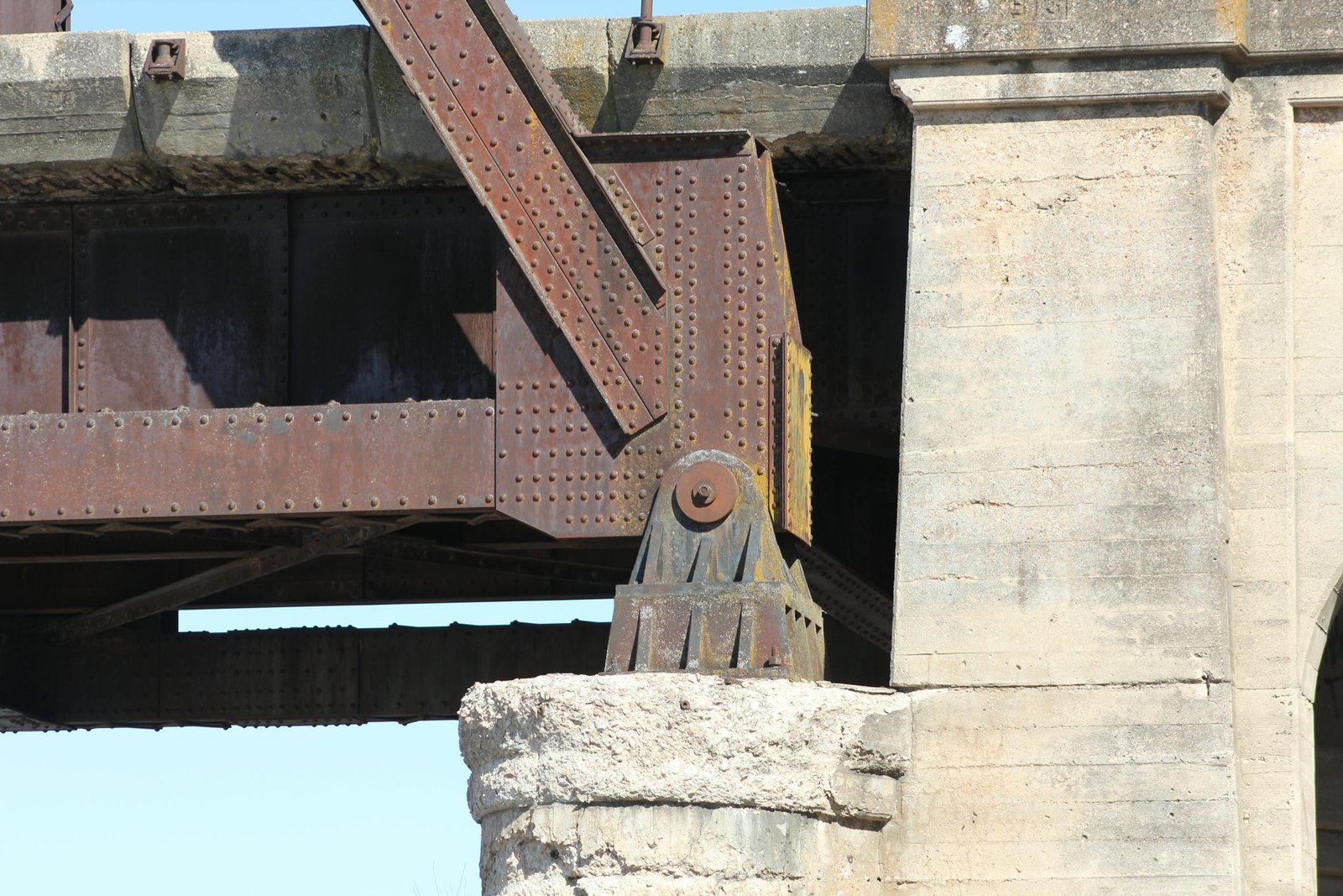 Lower angle connection, east span (span #1)